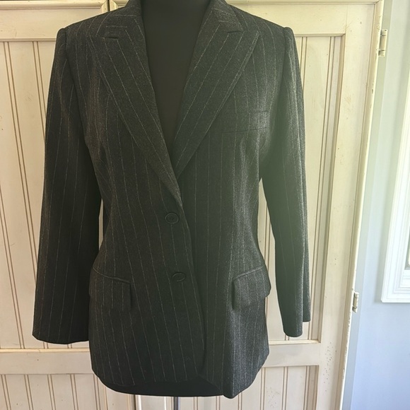 MaxMara Woman’s Classic & Trendy Wool Power Pinstriped Blazer - Picture 2 of 12